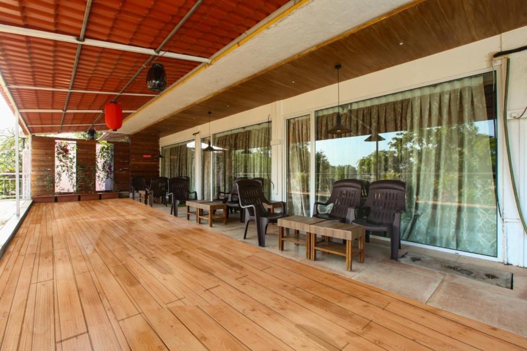 Lake View Resort Лонавала Экстерьер фото