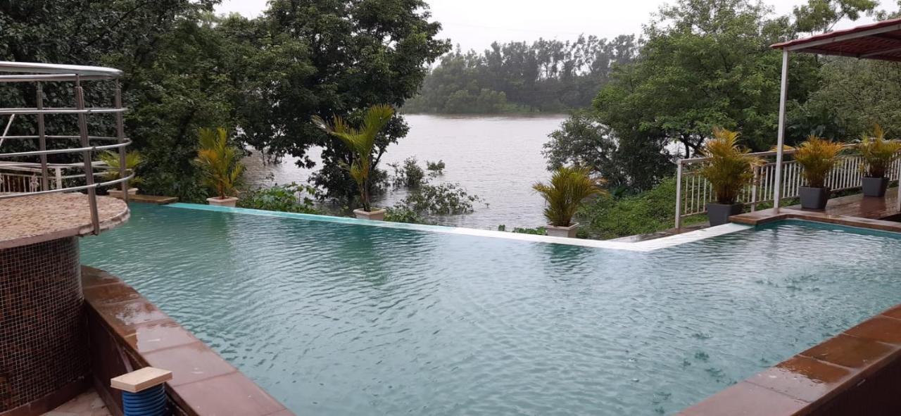 Lake View Resort Лонавала Экстерьер фото