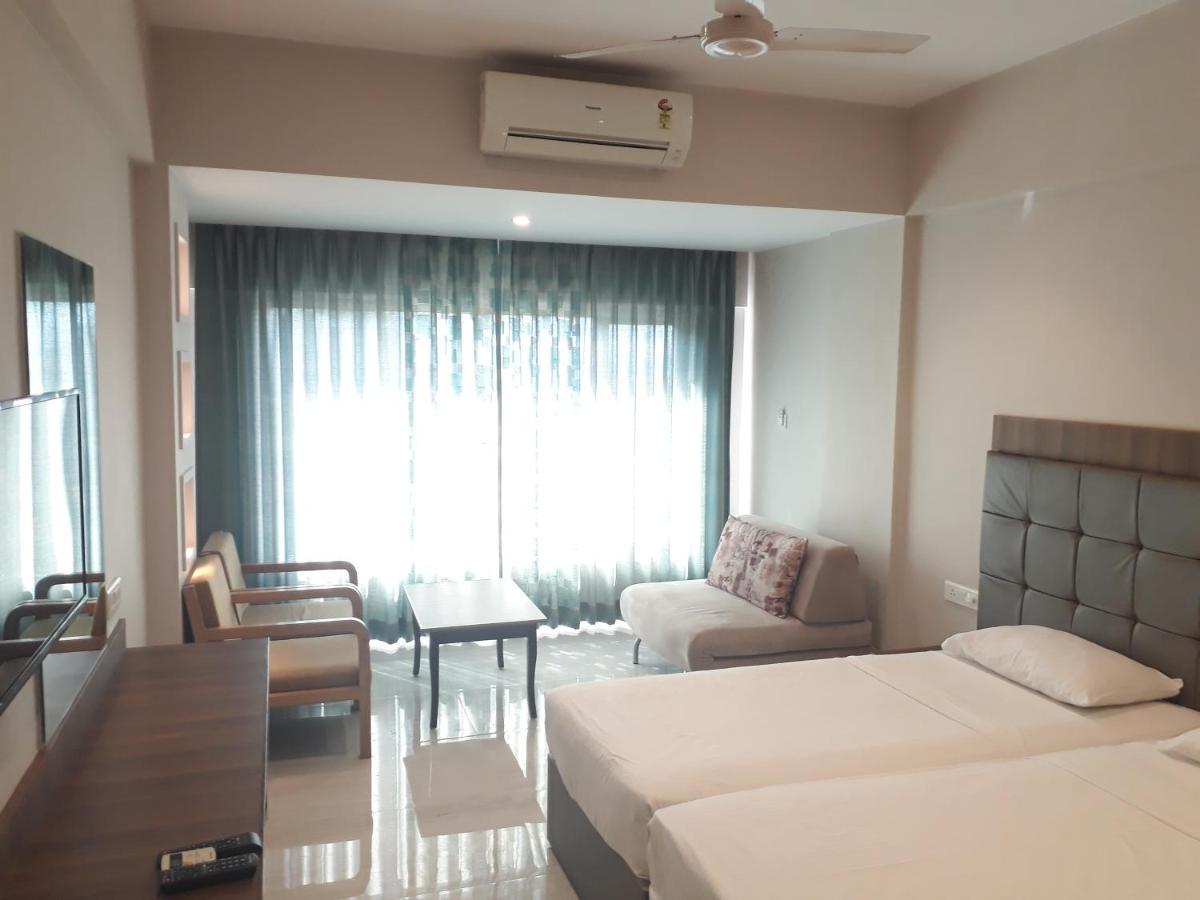 Lake View Resort Лонавала Экстерьер фото