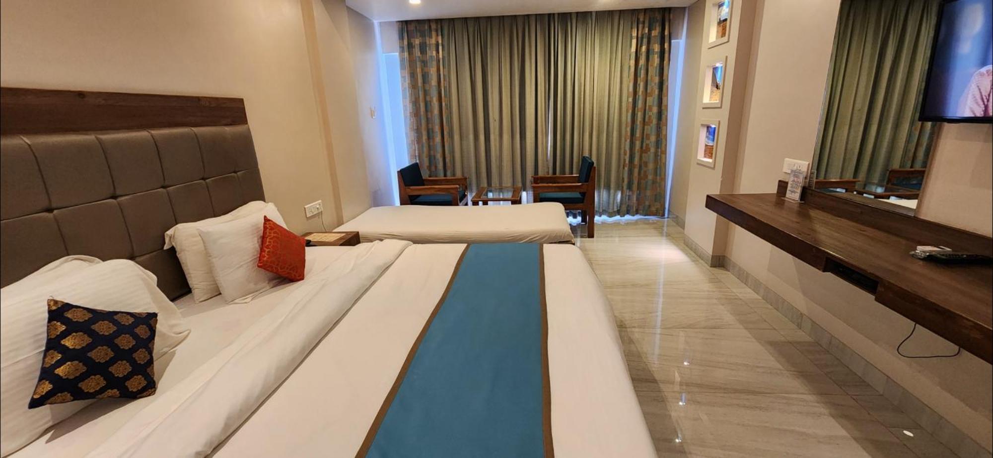 Lake View Resort Лонавала Экстерьер фото